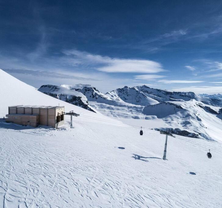 2.5 In Center Of Flims. In/out