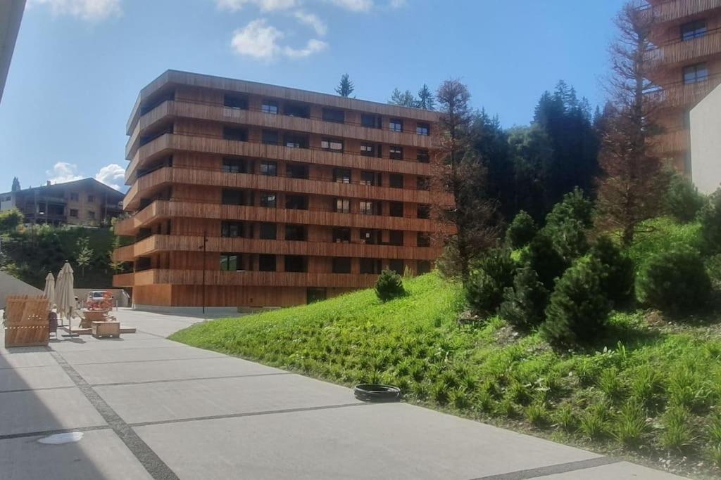 2.5 In Center Of Flims. In/out Apartment