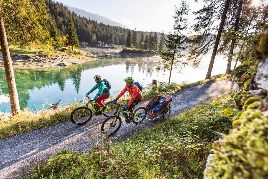 अपार्टमेंट 2.5 In Center Of Flims. In/out *